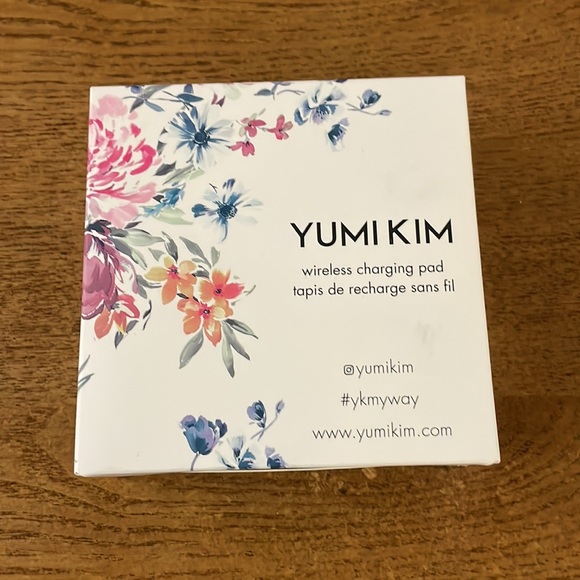 Yumi Kim Wireless Charging Pad - Picture 3 of 4